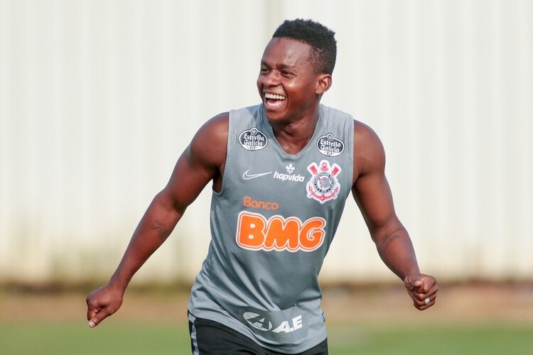 Cazares é uma das apostas do Timão para o clássico