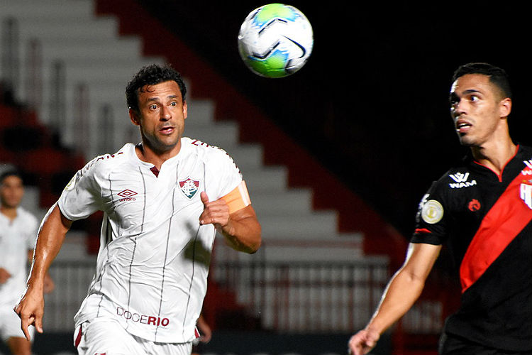 Fluminense, de Fred, é superado em Goiânia