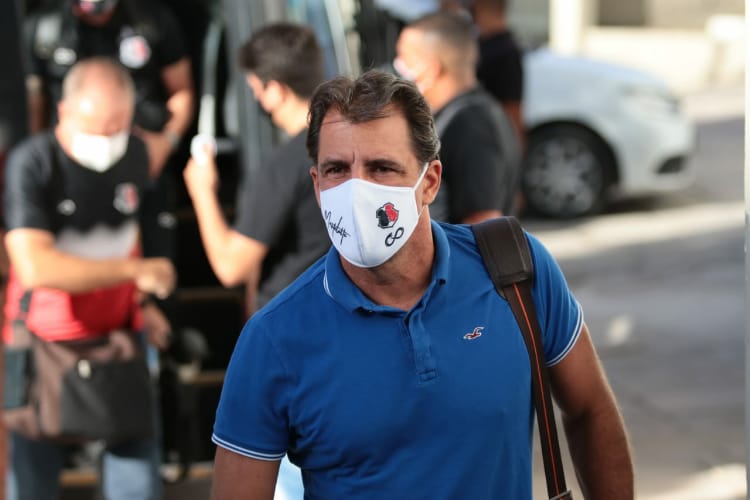 "Não tem como pensar, nesse momento, no jogo contra Vila Nova"