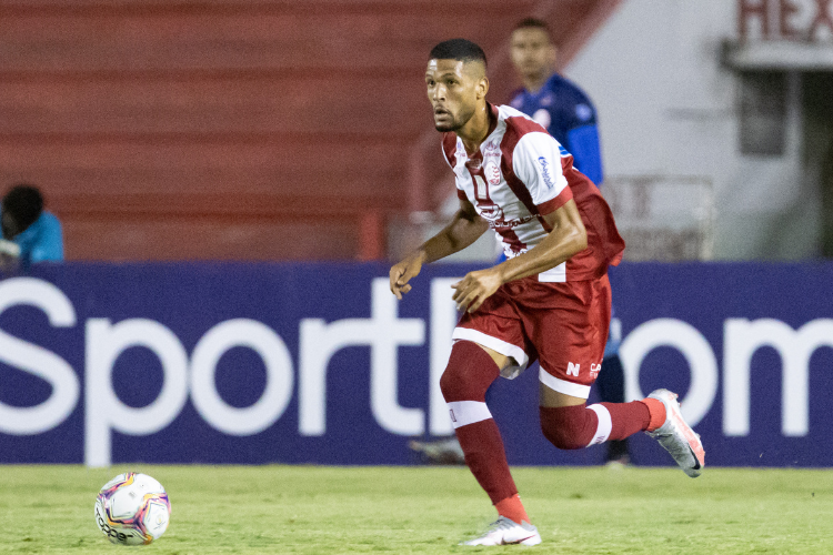 Volante tem sido o pilar do meio-campo Timbu na Série B
