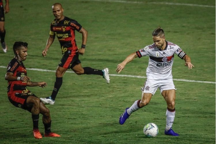 "Acho que ele vendeu barato demais essa vitória", disse Diego