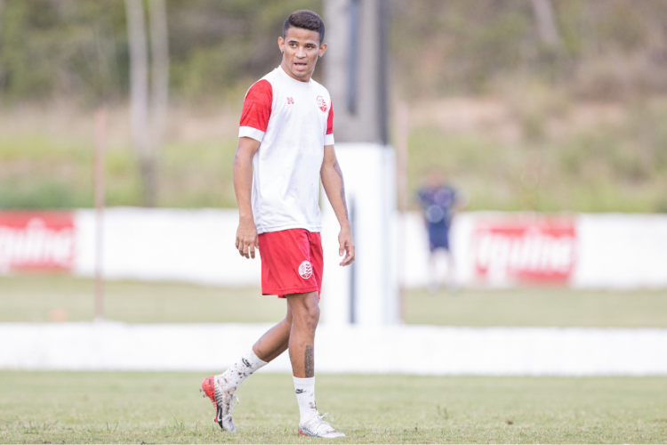 Erick contribuiu diretamente para oito dos 35 gols marcados pelo Timbu na Série B