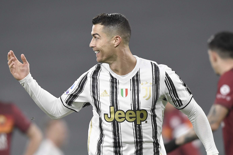 Cristiano Ronaldo completou 36 anos e a torcida da Velha Senhora recebeu o presente