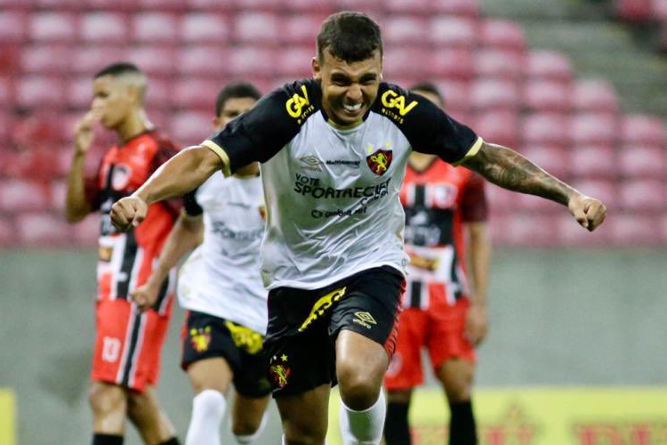 Pouco aproveitado no elenco principal, Vinícius Popó marcou seu primeiro gol pelo Sport