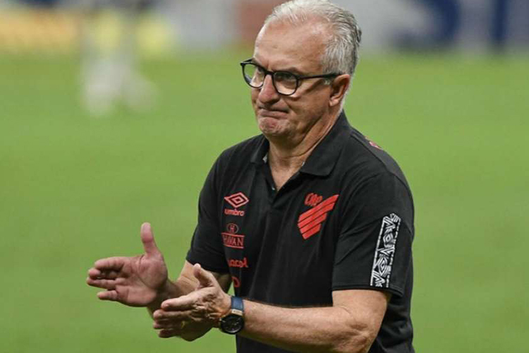 Dorival chegou a comandar o Leão da Ilha em 2006