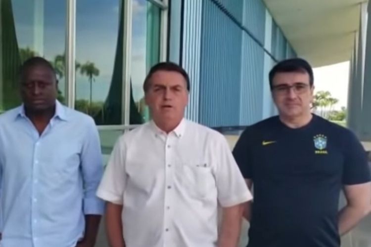 Robson retorna ao país na próxima quinta-feira, dia 6 de maio
