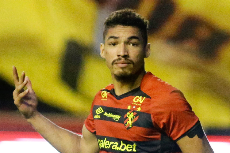 Informação foi confirmada pelo empresário do jogador