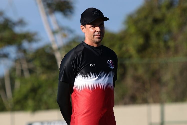 Bolívar teve três semanas para preparar o elenco para a Série C