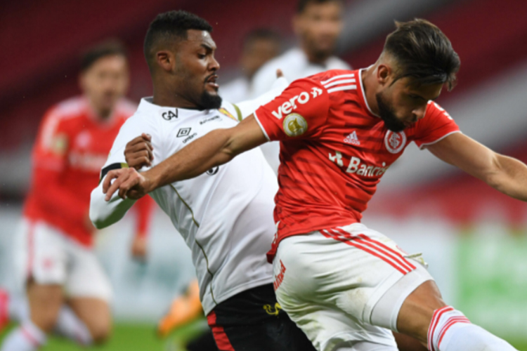 Em sua estreia como titular, Sabino completou os 90 minutos