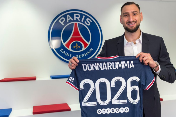 O arqueiro fechou um contrato de cinco anos com o clube francês