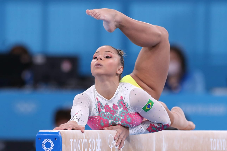 Flávia Saraiva participou de sua segunda final olímpica na trave