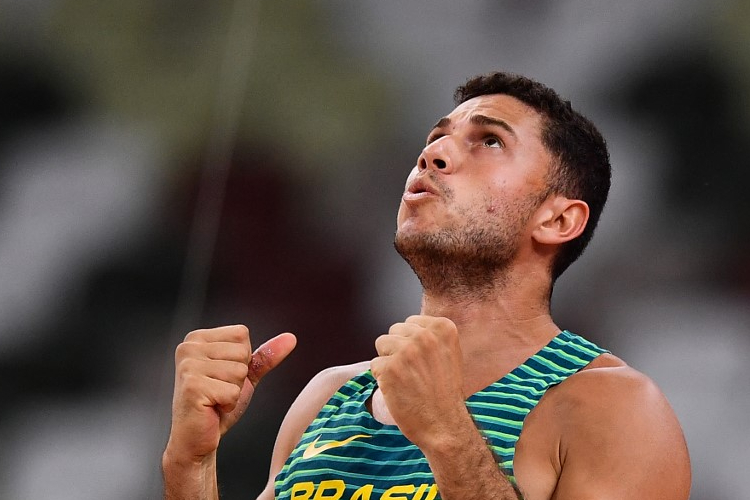 Brasileiro conquistou sua segunda medalha olímpica e fez história