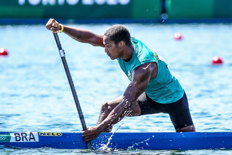 Baiano, de 22 anos, ficou em 6º lugar na 2ª bateria
