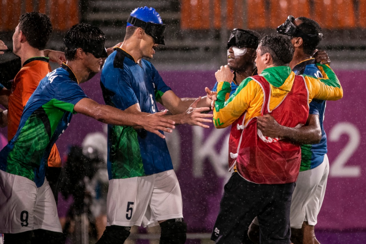 O gol brasileiro foi marcado aos 12 minutos do segundo tempo, com a ajuda de um jogador marroquino. 