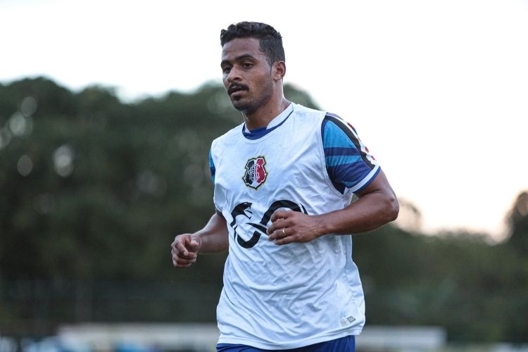 Tarcísio vai desfalcar o Santa Cruz contra o Paysandu, no domingo