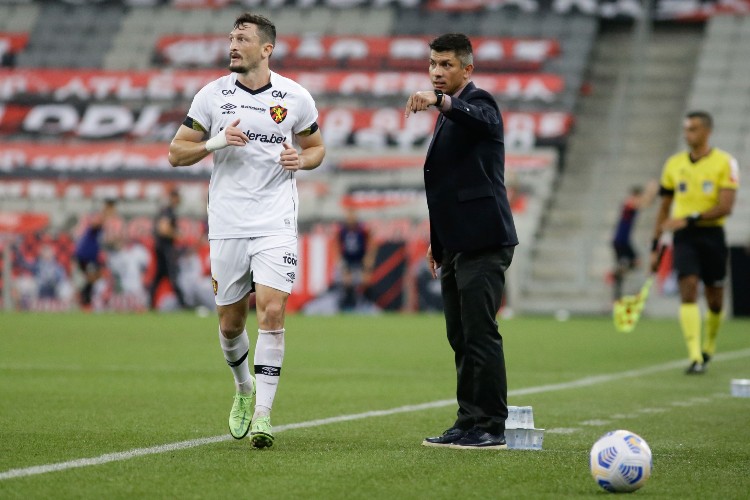 Gustavo Florentín vai fazer a estreia na Ilha do Retiro nesta segunda.