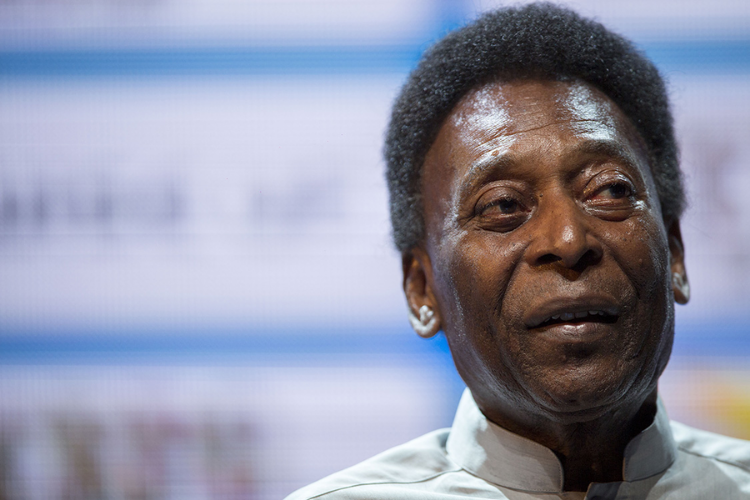 Aos 80 anos, Pel&eacute; foi diagnosticado com um tumor no col&oacute;n./Mauro Pimentel/AFP