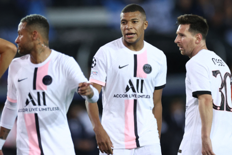 Trio atuou junto por 51 minutos no empate contra o Brugge
