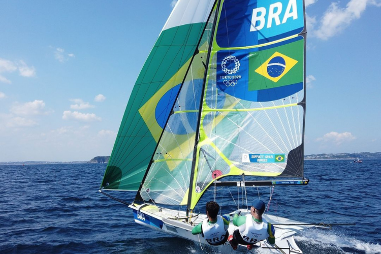 A Copa do Mundo de vela será realizada entre maio e junho de 2022.