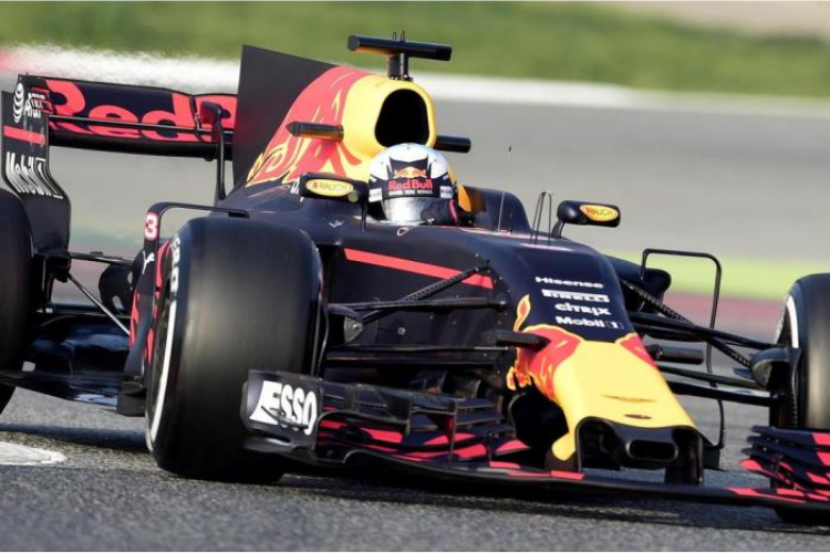 Os carros da Red Bull aparecerão predominantemente brancos.