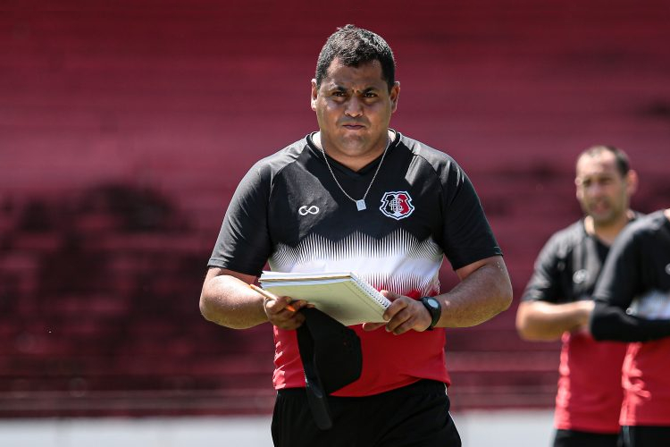Ao contrário de outros da temporada, Leston teve tempo para treinar