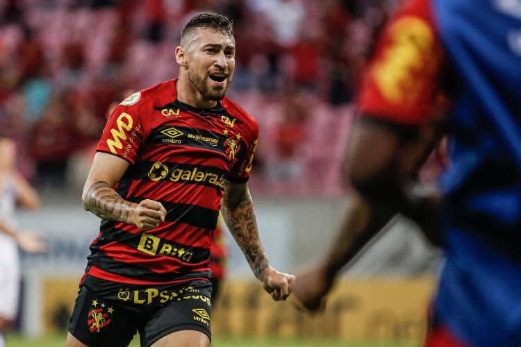 Paulinho Moccelin foi o autor do gol da vitória do Sport.