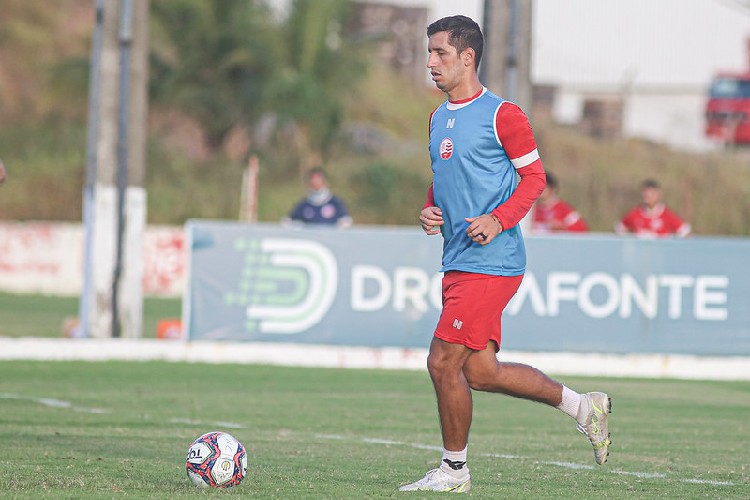 Paraguaio não entrou em campo pelo Timbu