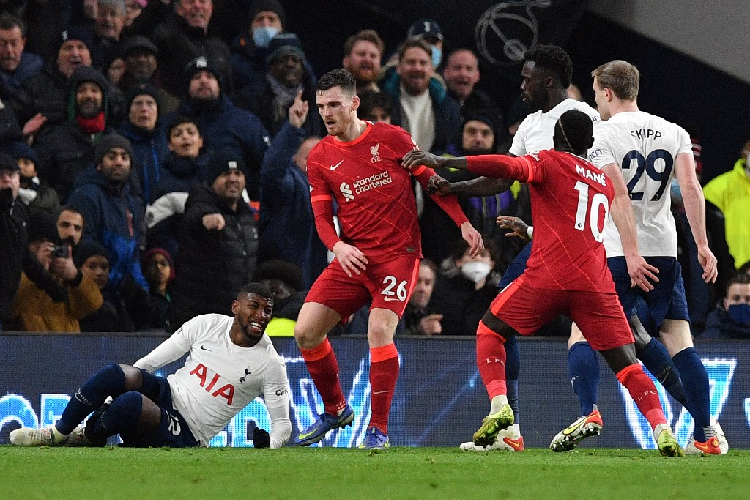 Dez jogos da Premier League foram adiados neste mês