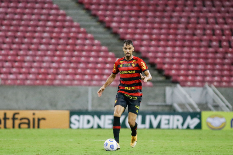 Thyere tem contrato até 2022, mas pode estar de saída do Leão
