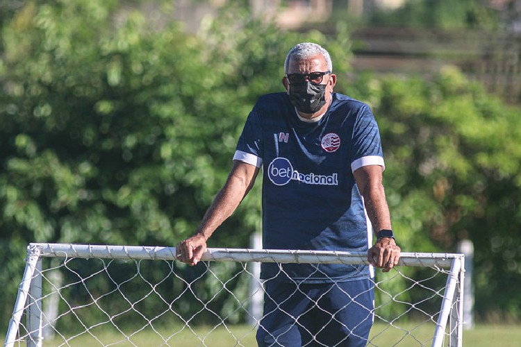 Comandante elogiou postura do meia e do Timbu 