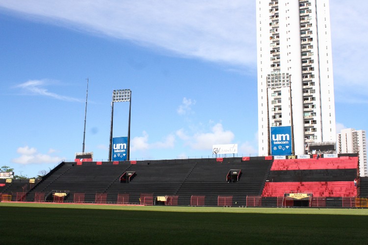Imagens das obras que estão sendo realizadas na Ilha do Retiro.