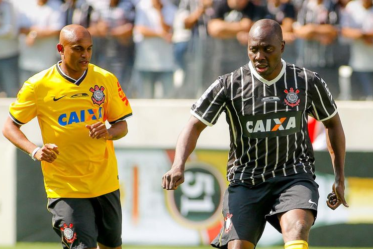 &Agrave; direita, o colombiano fez hist&oacute;ria no futebol paulista/Rodrigo Coca/Ag. Corinthians