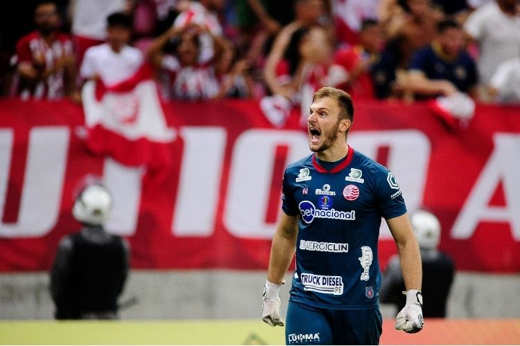 Lucas Perri foi eleito o craque do Campeonato Pernambucano