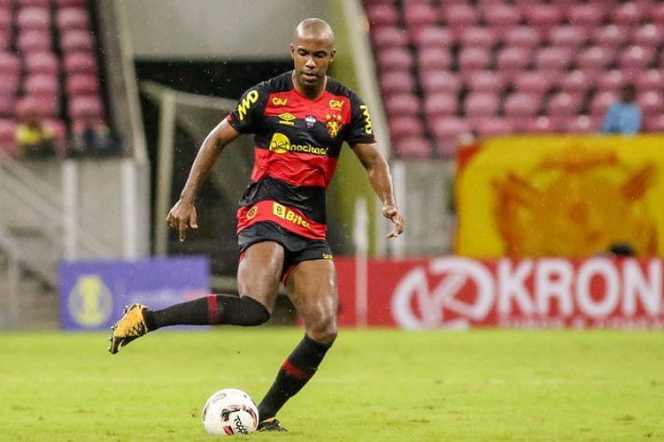 Fabinho foi um dos destaques do Sport contra a Ponte Preta.