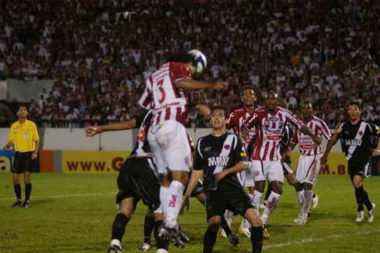 Edmundo marcou para o Vasco e Wellington fez o gol do Náutico