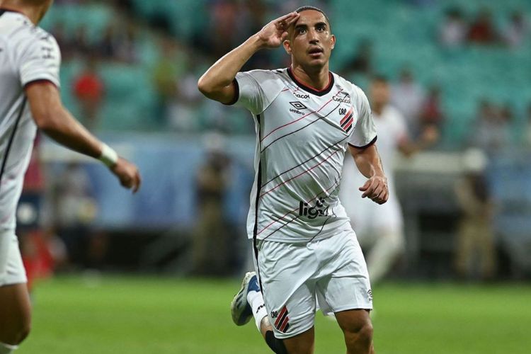 Athletico virou sobre o Bahia em plena Arena Fonte Nova