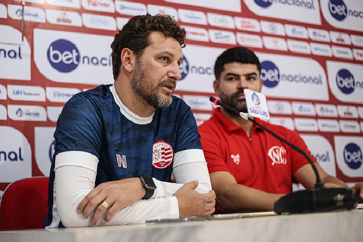 Caso apareça no BID, Elano já fica na área técnica neste sábado