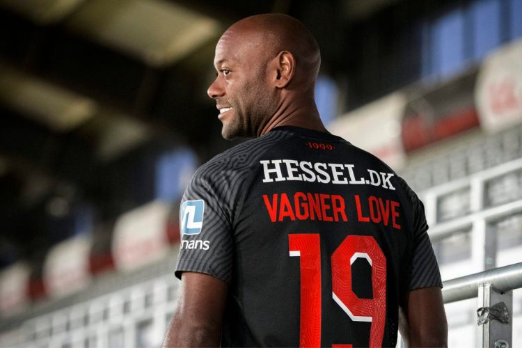 Vágner Love assina com o Sport para a disputa da Série B