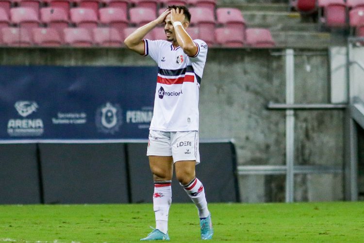 A maioria dos contratados não vingaram no Arruda