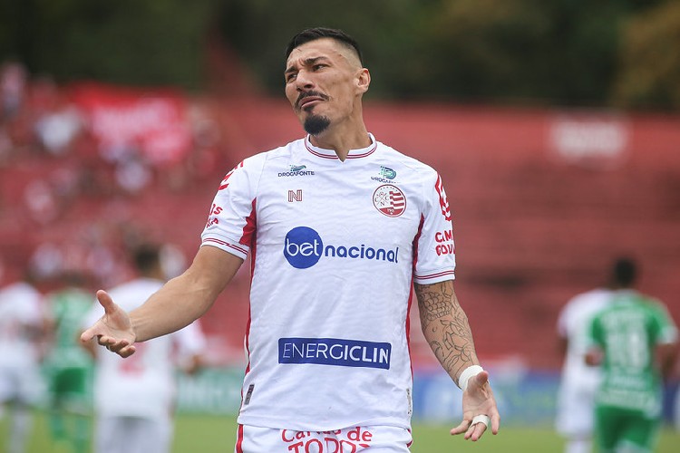 Volante ficará no departamento médico por cerca de 14 dias