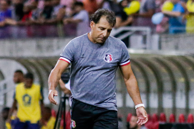 Ex-treinador do Santa Cruz deixa o time com 14 jogos em 2022