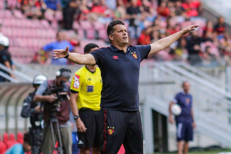 Claudinei ainda não repetiu escalação na sua segunda passagem pelo Sport