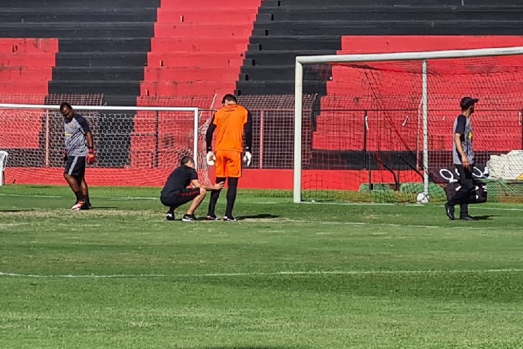 Goleiro acabou deixando a atividade mais cedo