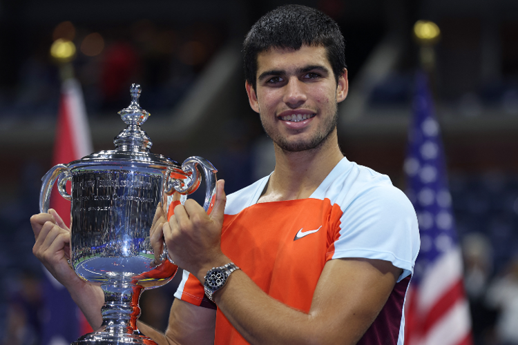 Carlos Alcaraz se tornou o número 1 do mundo mais jovem da história