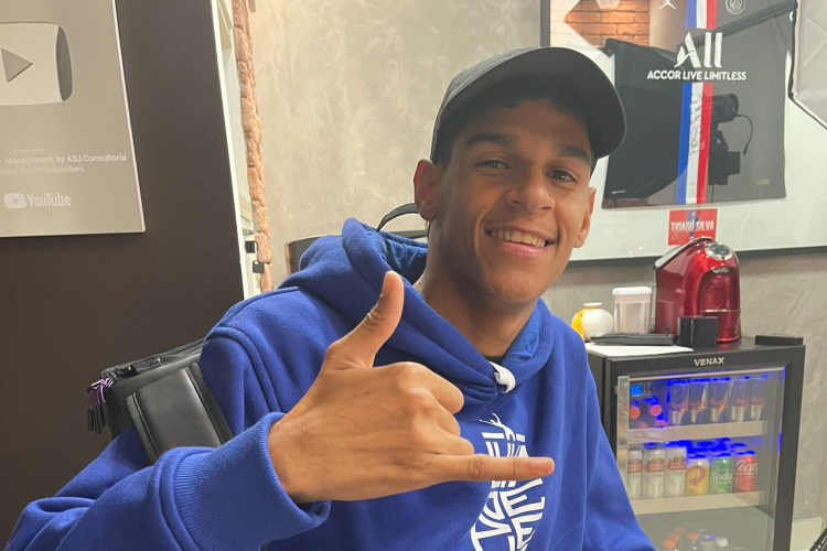 Em tom de despedida, Luva afirmou: