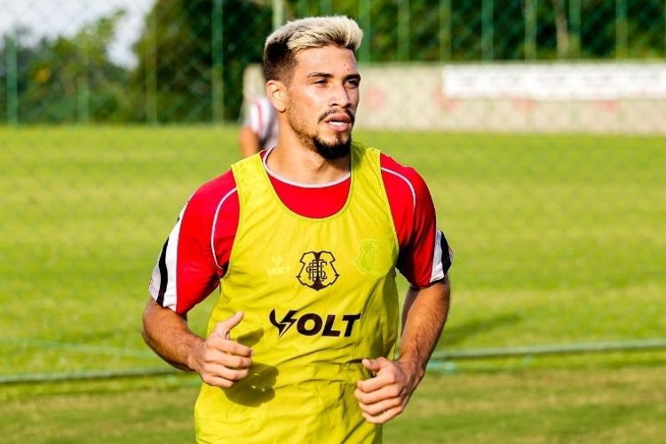 João Erick disputou apenas sete partidas nesta temporada Santa 