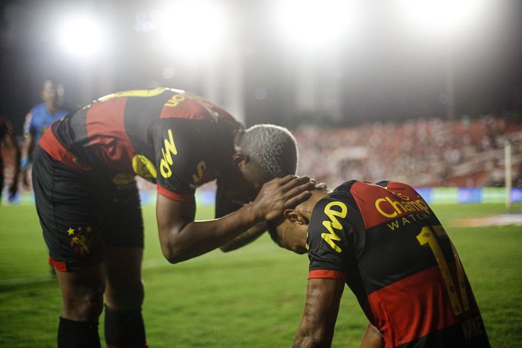 JAderson e Kayke perderam o posto de titularidade no Sport