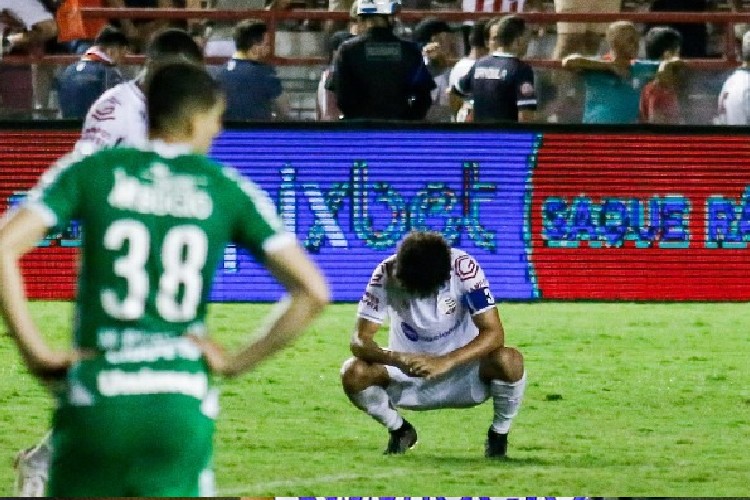 Ano começou com conquista e terminou com queda