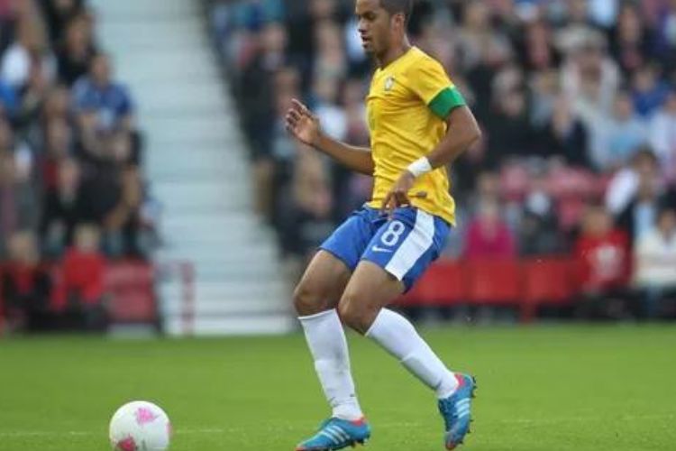 Rômulo foi vice-campeão olímpico pelo Brasil em Londres 2012