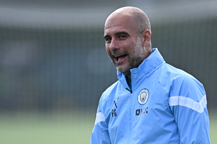 O espanhol Pep Guardiola, renovou o contrato por mais duas temporadas
